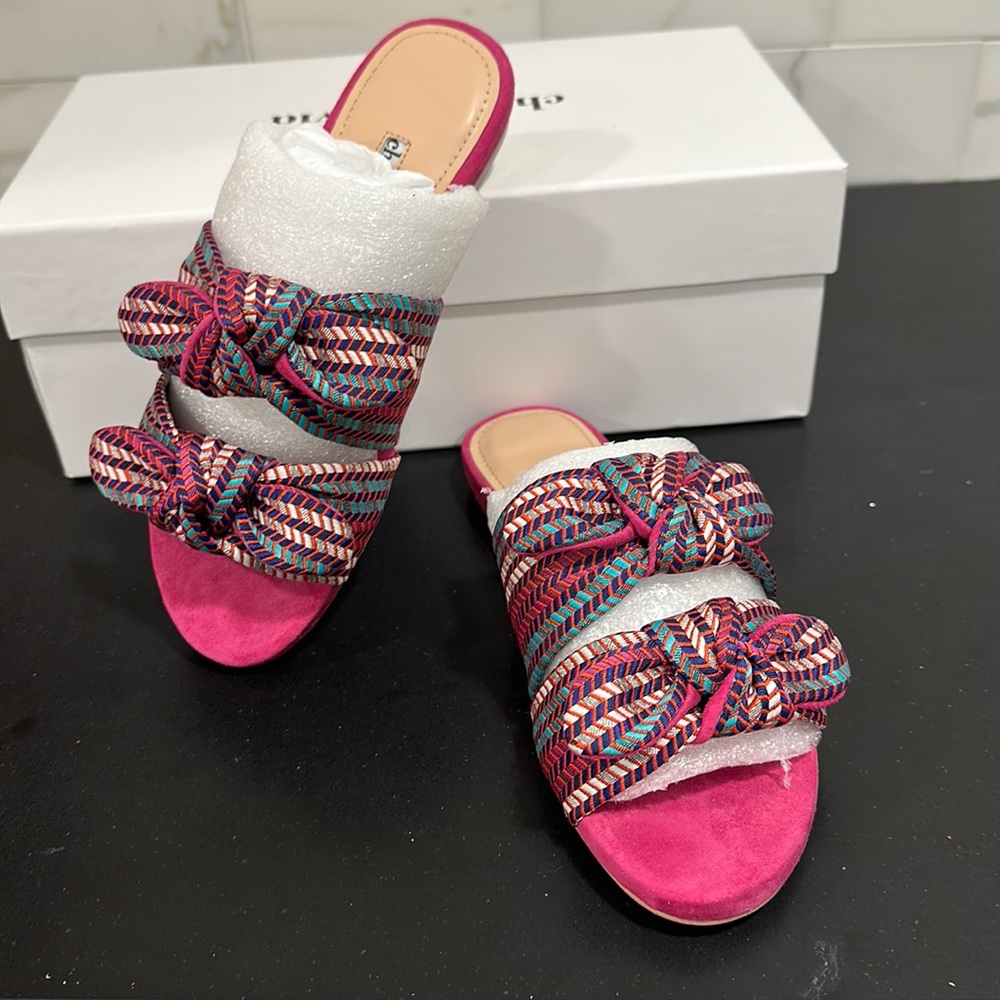 Charles David Fuchsia Soufflé